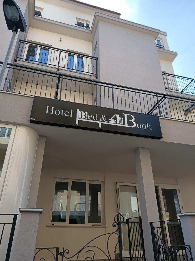 Hotel Bed&Book Rimini Exterior foto