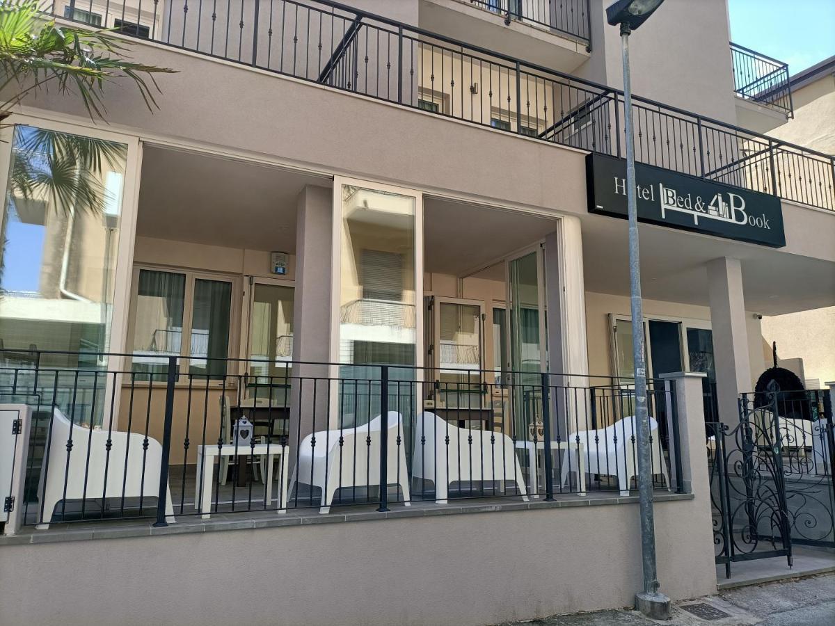 Hotel Bed&Book Rimini Exterior foto