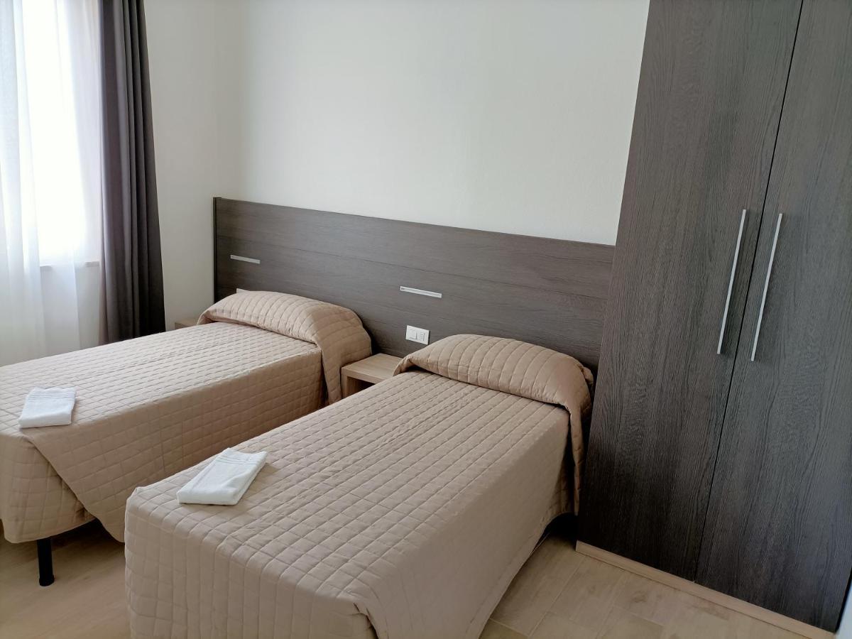 Hotel Bed&Book Rimini Exterior foto