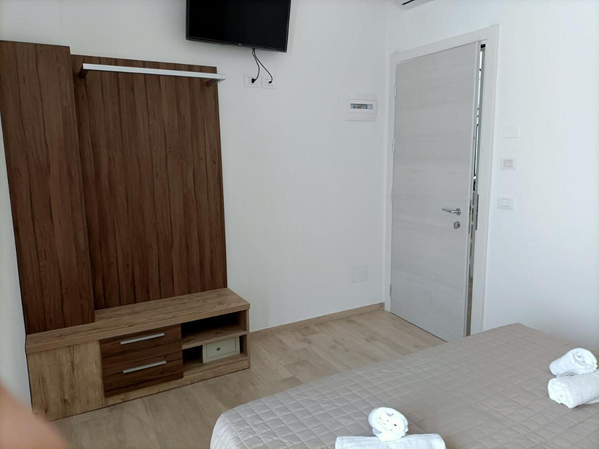 Hotel Bed&Book Rimini Exterior foto