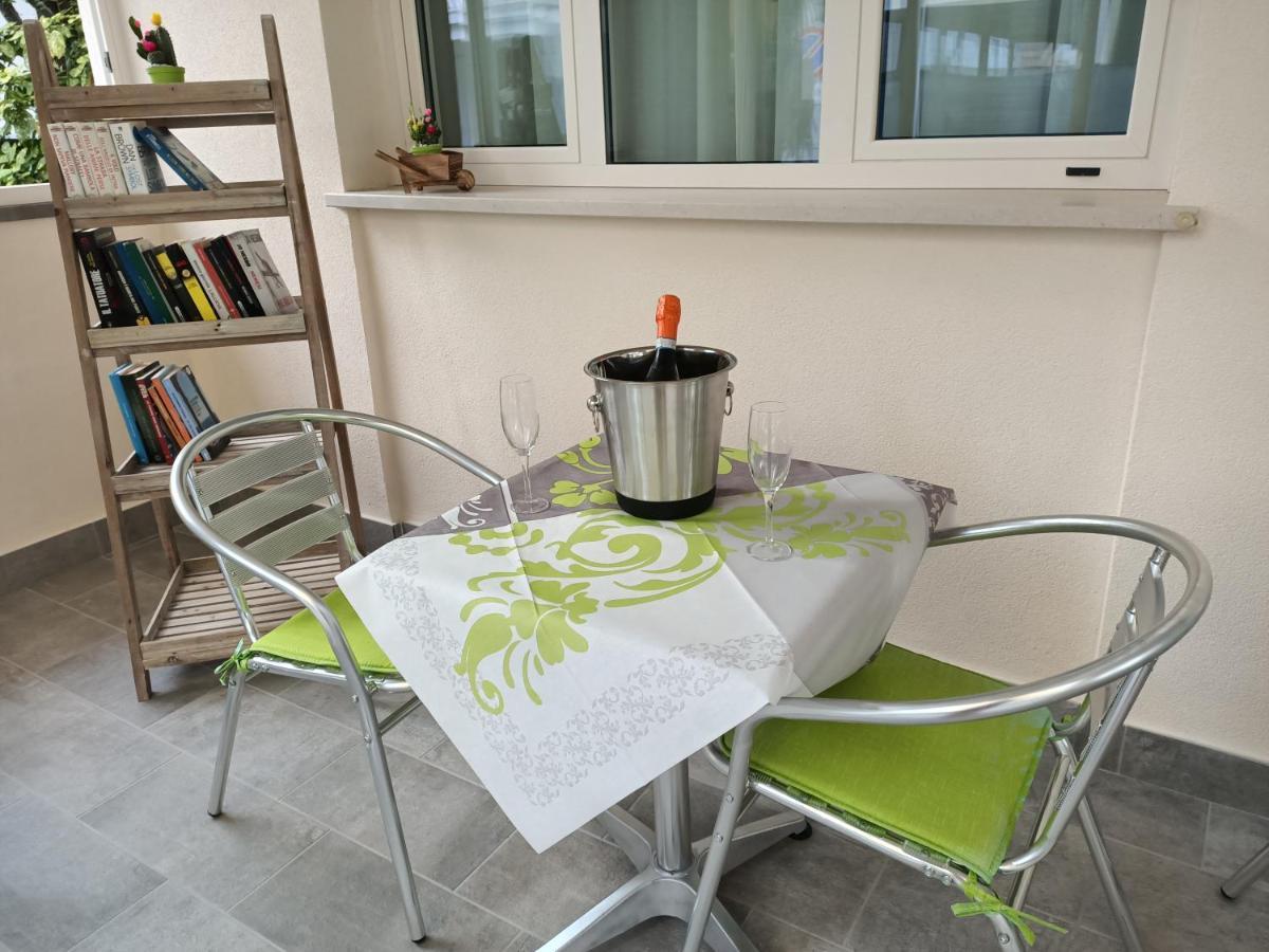 Hotel Bed&Book Rimini Exterior foto