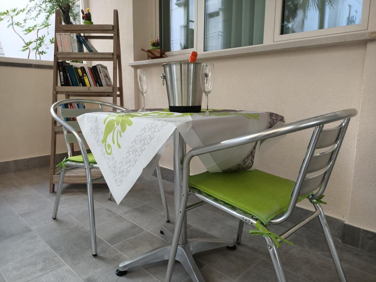Hotel Bed&Book Rimini Exterior foto