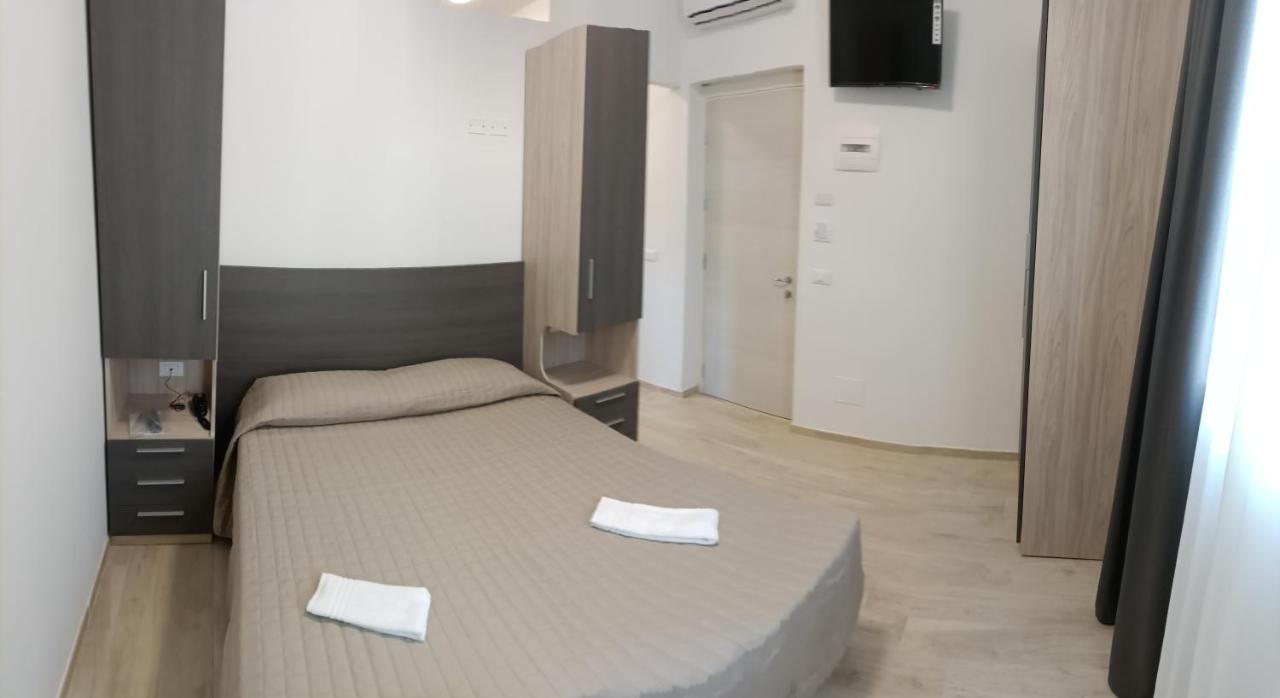 Hotel Bed&Book Rimini Exterior foto