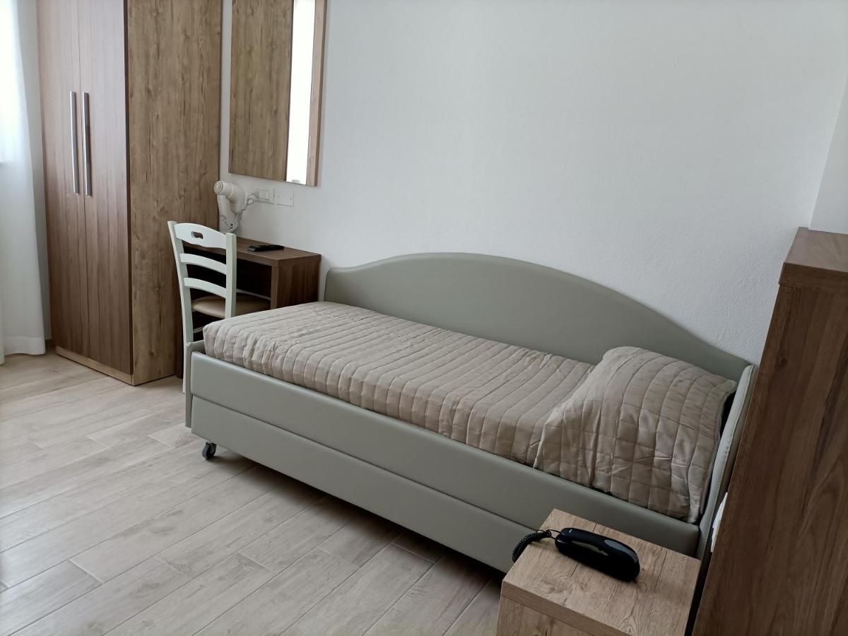 Hotel Bed&Book Rimini Exterior foto