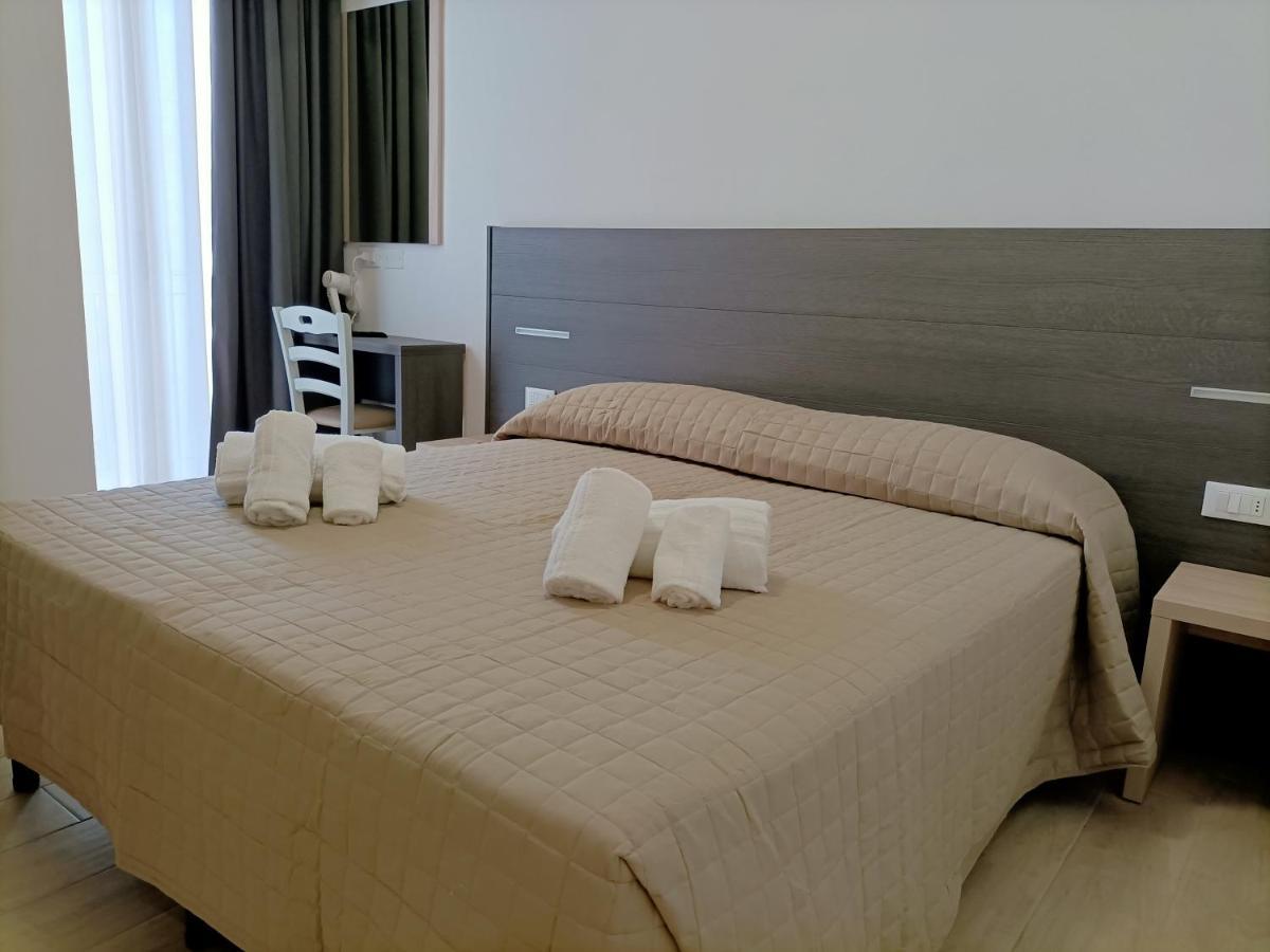 Hotel Bed&Book Rimini Exterior foto