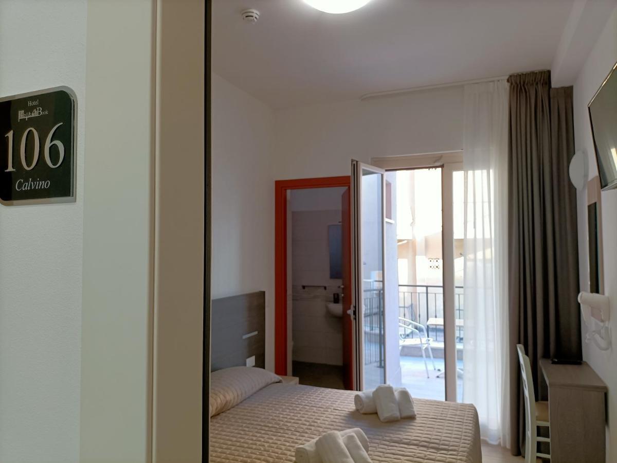 Hotel Bed&Book Rimini Exterior foto