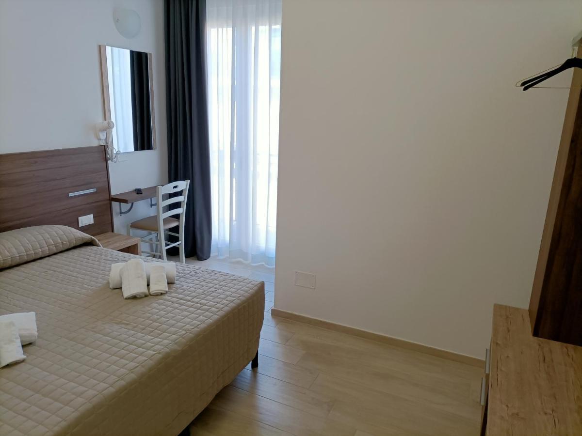 Hotel Bed&Book Rimini Exterior foto