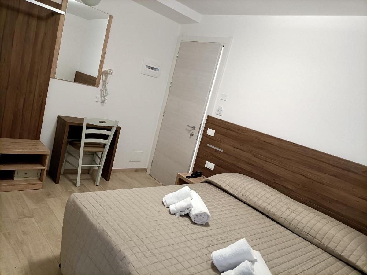 Hotel Bed&Book Rimini Exterior foto