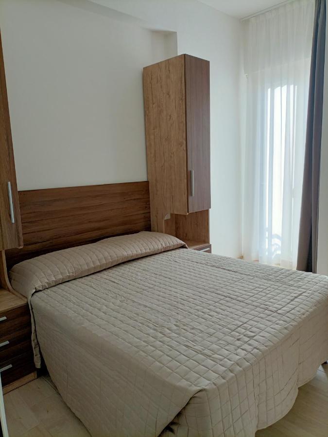 Hotel Bed&Book Rimini Exterior foto